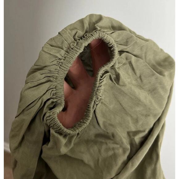 Urban Outfitters Olive Green Smocked Jumpsuit Wide Leg Adjustable Straps Boho XS - Picture 7 of 9